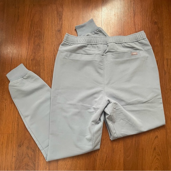 baby blue figs scrubs - Picture 4 of 5